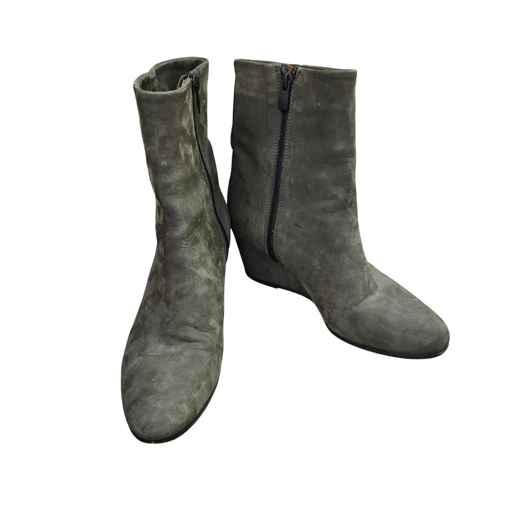 Vince Olive Green Suede Wedge Ankle Boots Italy Size 8M Gorpcore Luxury